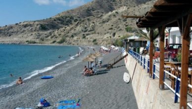 пляж-в-миртосе Пляж в деревне Миртос на Крите
