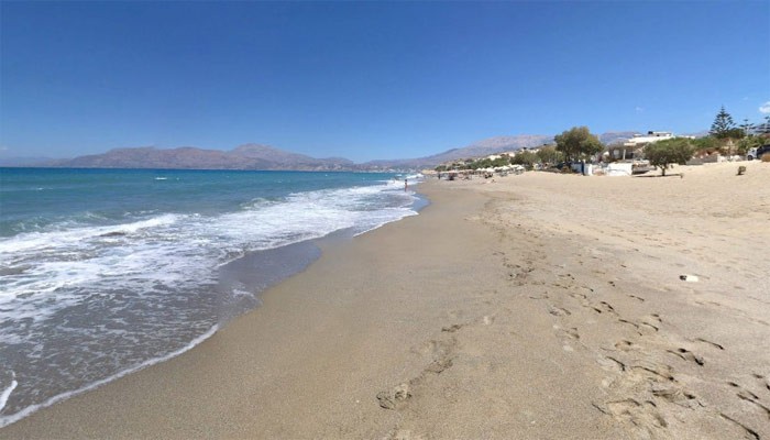 Kalamaki Береговая линия пляжа Kalamaki Beach на Крите